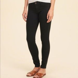 Hollister low rise black jeans 🖤